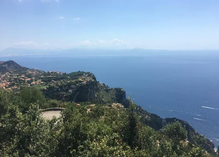 Апартаменты Coastal Cliff, Amalfi 2 *
