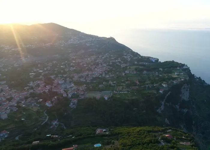 Апартаменты Coastal Cliff, Amalfi 2 *